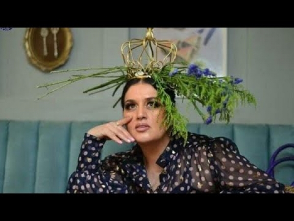 Elza müəllimlərə dərs keçdi: Bəs uşaq məktəbə 10 kiloqramlıq çantanı niyə daşıyır?